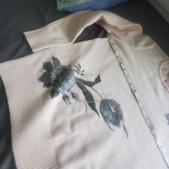 Elegant Beige Floral Sweater - Soft Knit with Black Flower Print for women - Picture 6 of 7